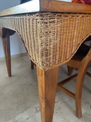 4 sillas madera maciza y mesa