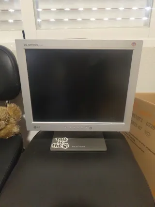 Monitor LG Flatron Plata