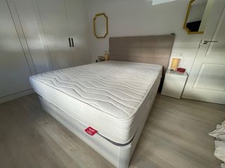 Cama somier 2m x 1.5m patas madera haya y colchón