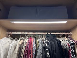 Guardaroba Ikea PAX bianco e legno