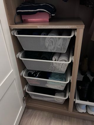 Guardaroba Ikea PAX bianco e legno