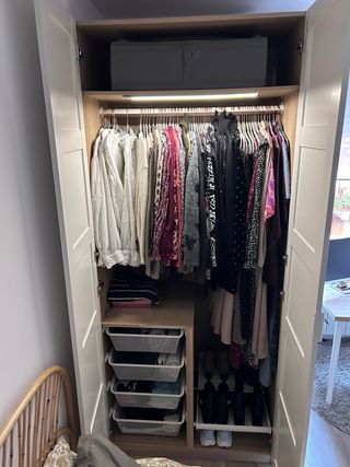 Guardaroba Ikea PAX bianco e legno