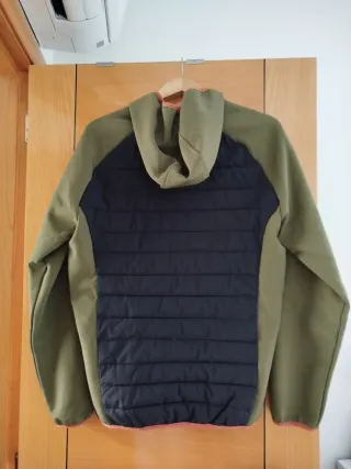 Anorak acolchado con capucha