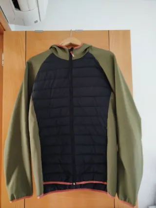 Anorak acolchado con capucha