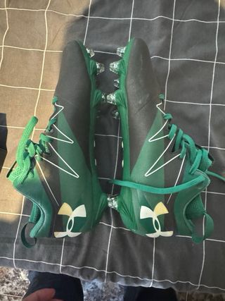 Botas de fútbol verdes Under Armour Talla 43