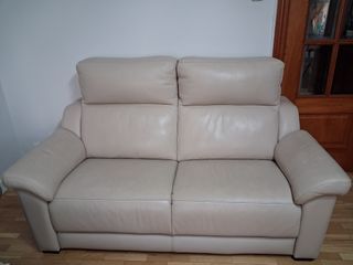 Sofá de piel beige 2 plazas