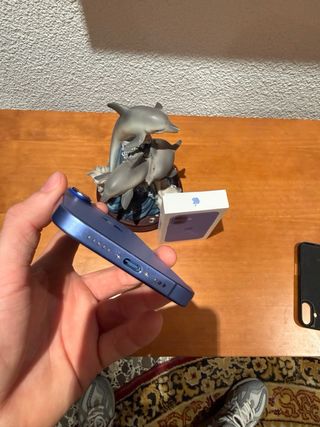 iPhone 16 IMPOLUTO 100% de batería