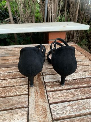 Zapatos de tacón negros