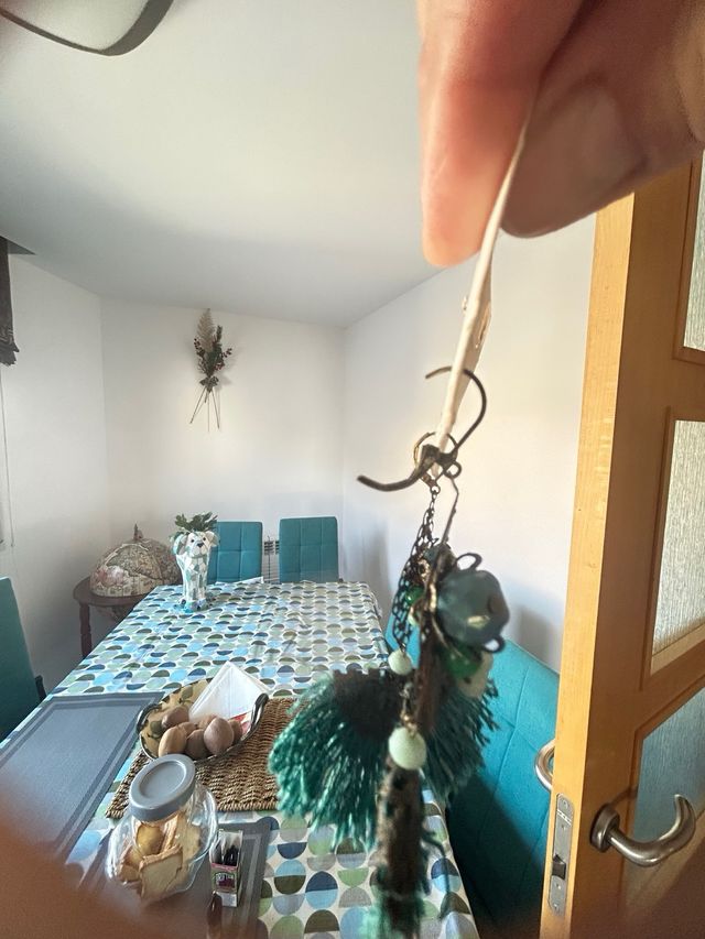 Pendientes artesanales con flecos y pedrería