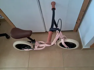 Bici sin pedales Btwin 10 rosa 2 a 5 años + Casco