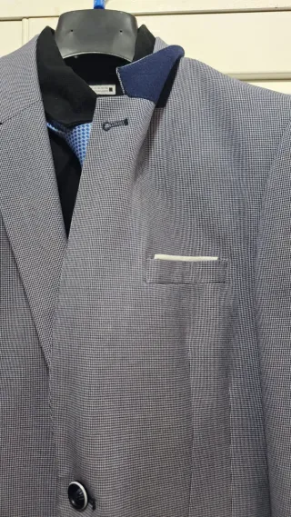 Traje gris hombre