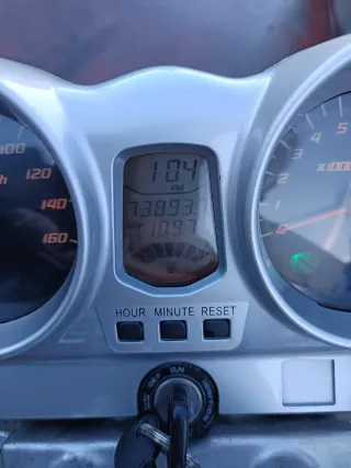 Honda CBF 250cc Roja Vendo por falta de uso