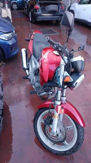 Honda CBF 250cc Roja Vendo por falta de uso