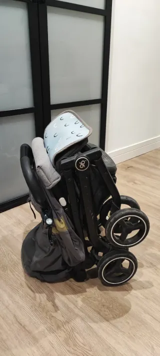 Cochecito bebé con funda faro