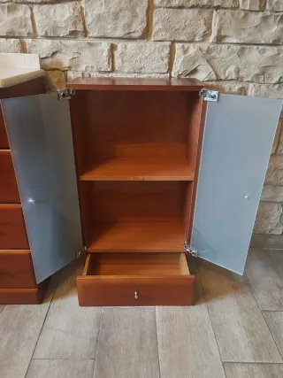 Mueble de baño lavabo y armario auxiliar