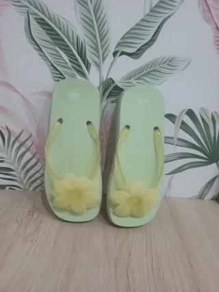 Sandalias Zara flor verde/amarillo T36/37