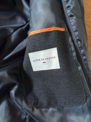 Abrigo Nuñez de Arenas gris con chaleco y capucha