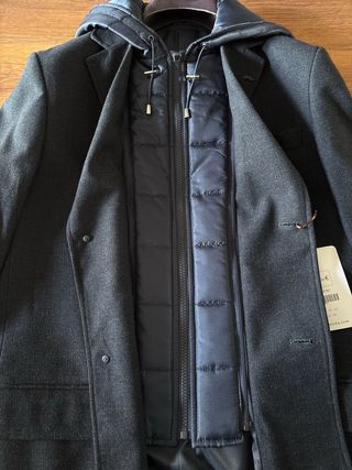 Abrigo Nuñez de Arenas gris con chaleco y capucha