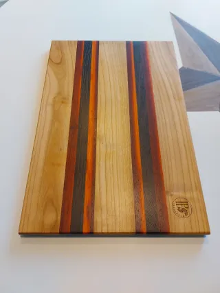 Tagliere in legno con design unico per la tua cucina