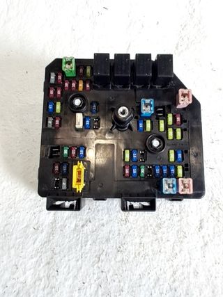 CAJA RELES / FUSIBLES CHEVROLET CAPTIVA (2)