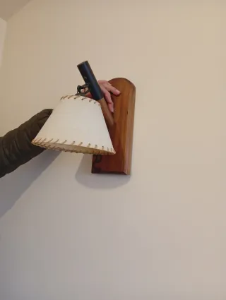 Aplique de pared de madera, tengo dos.
