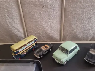 Coches de colección de distintas escalas
