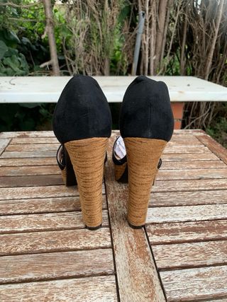 Zapatos negros de tacon