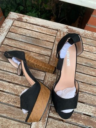 Zapatos negros de tacon