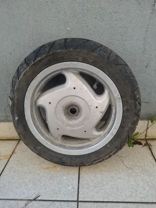 Rueda trasera Honda Foresight 250