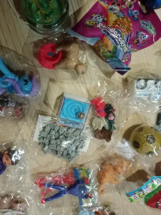 Lote 32 juguetes nuevos