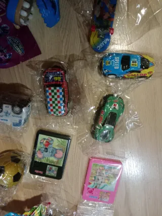 Lote 32 juguetes nuevos