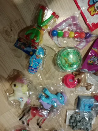 Lote 32 juguetes nuevos