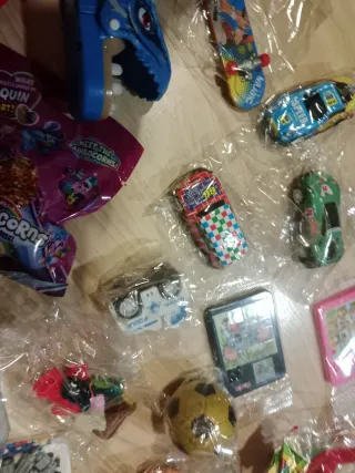 Lote 32 juguetes nuevos