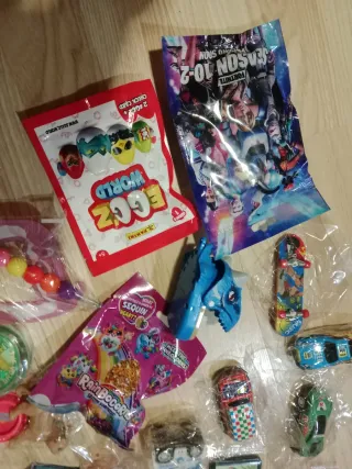 Lote 32 juguetes nuevos