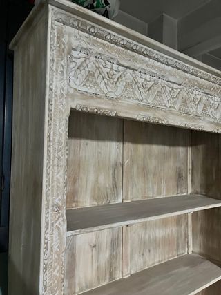 Mueble tallado madera maciza