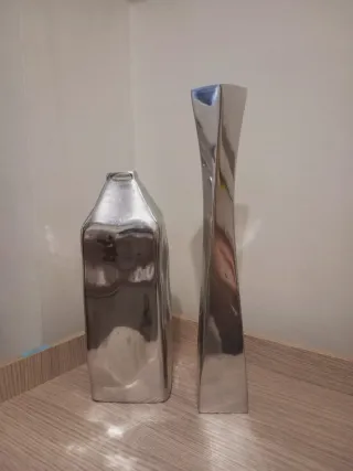 Conjunto 2 Jarrones de aluminio.