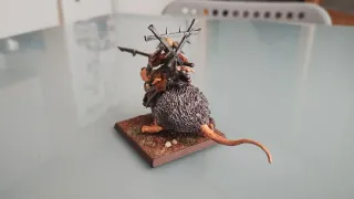 Warlord Skaven montado en rata gigante