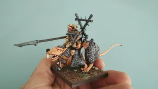 Warlord Skaven montado en rata gigante