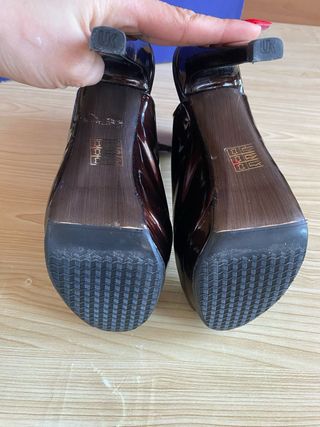 Botín Stuart Weitzman abierto