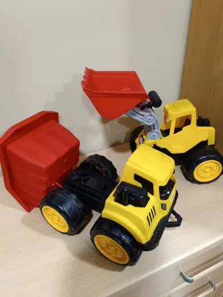 Camión y excavadora de juguete