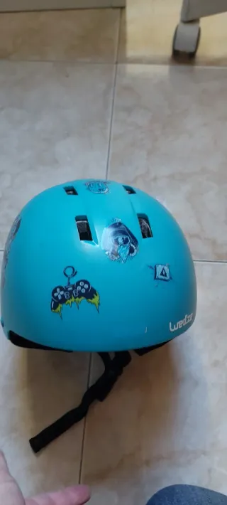 Casco infantil H100 Junior azul con pegatinas