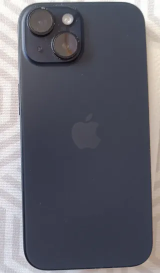 iPhone 15 + Cargador Original y Funda.  Batería 86