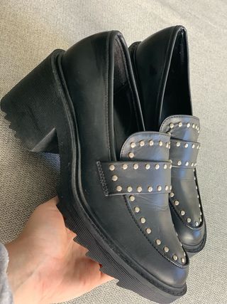 Zapatos tacón PIMKIE negros.