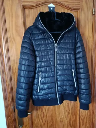 Anorak reversible negro con capucha