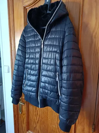 Anorak reversible negro con capucha