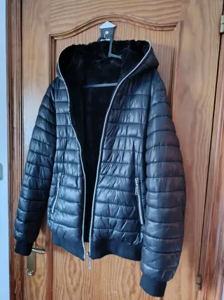 Anorak reversible negro con capucha