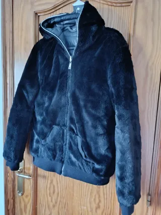 Anorak reversible negro con capucha