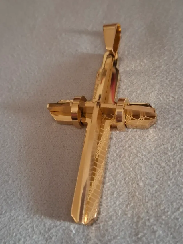 Colgante Cruz Maciza Chapado Oro 18k. Preciosa!.