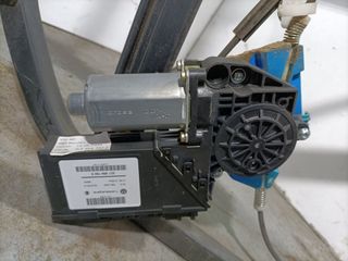 ELEVALUNAS DELANTERO DERECHO VOLKSWAGEN TOUAREG (7LA) (2)