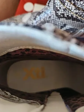 Botines de mujer con estampado de serpiente